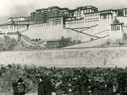 ༥༩ལོའི་བུད་མེད་ཀྱི་ལས་འགུལ་དང་དུས་དྲན་ལ་སྲུང་བརྩི།