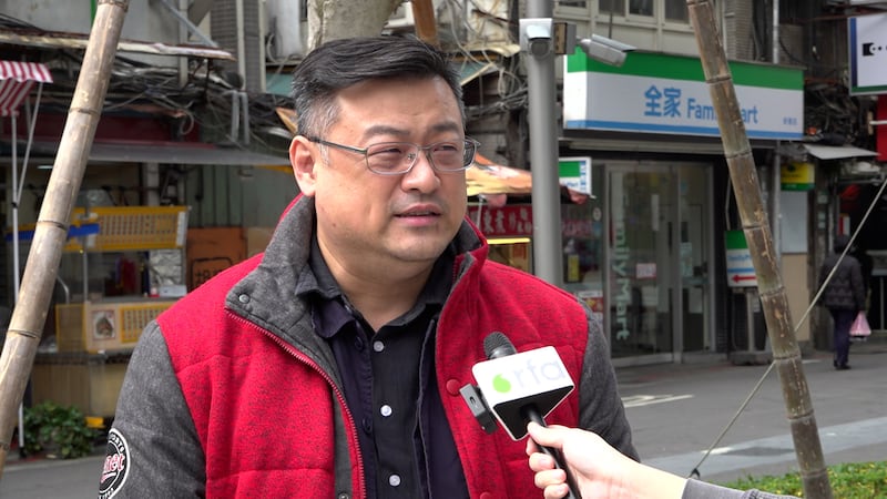 台灣人羅先生認為，由於政治因素不敢到香港旅行。（程皓楠攝）