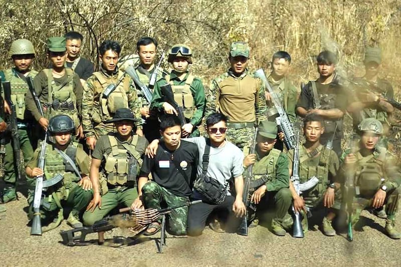 ရှေ့တန်းစစ်မြေပြင်မှ ပြန်ရောက်လာကြသည့် တိုးတက်သောကရင်နီပြည်သူ့အင်အားစု (PKPF) တပ်ဖွဲ့ဝင်များကို ၂၀၂၄ ခုနှစ် ဖေဖော်ဝါရီလ ၂၉ ရက်နေ့က တွေ့ရစဉ်။ (Progressive Karenni People Force/PKPF Facebook).