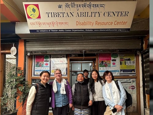 བཞུགས་སྒར་རྡ་རམ་ས་ལར་རྟེན་གཞི་བྱས་པའི་བོད་མིའི་ནུས་སྟོབས་བསྟི་གནས་ཁང་།