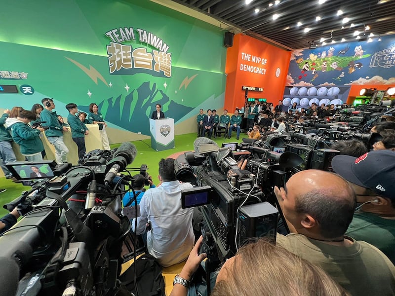 民主进步党20日召开记者会,宣布驻美代表萧美琴任赖清德副手,搭档角逐2024大选。(记者李宗翰摄)